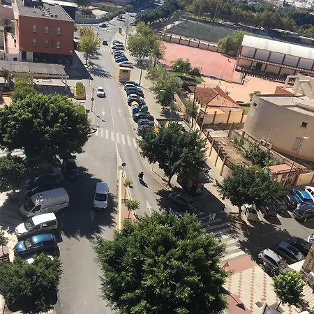 Cerca Aeropuerto, Feria, Metro ,bus Pansiyon Málaga