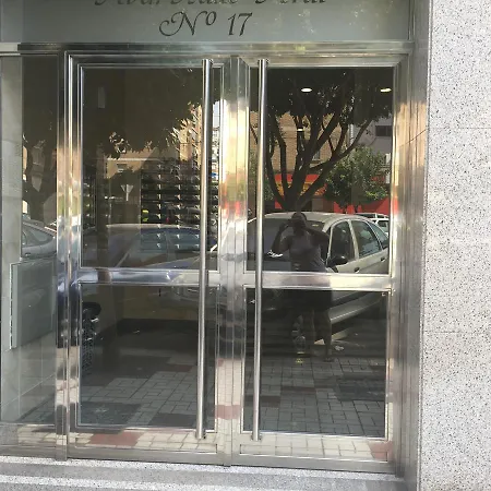 Homestay Cerca De Aeropuerto, Metro ,bus