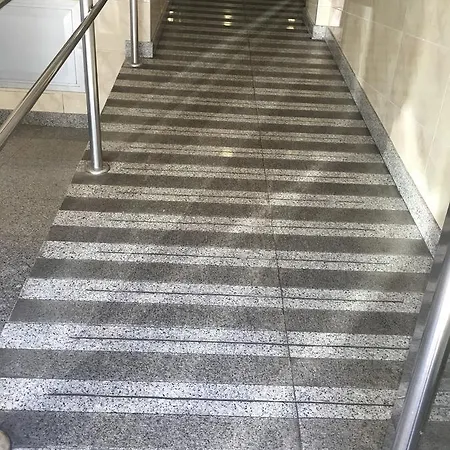 Homestay Cerca De Aeropuerto, Metro ,bus Malaga